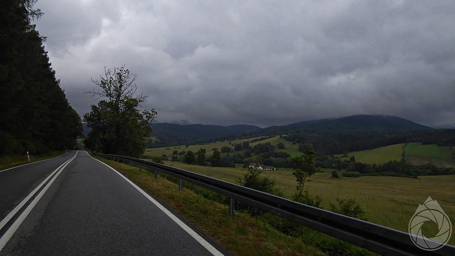 pochmurnie nad Rotundą i pasmem granicznym