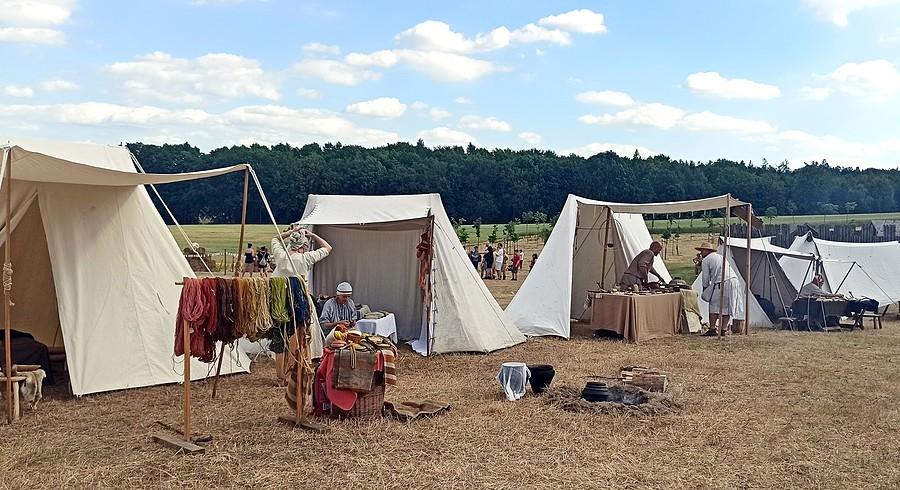 Farbowanie wełny podczas Festiwalu Kultury Słowian w Obiszowie