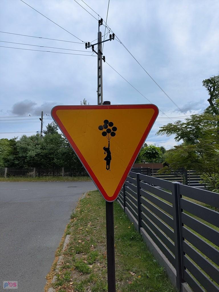 nadgryzione zębem czasu, ale nadal jest ładne