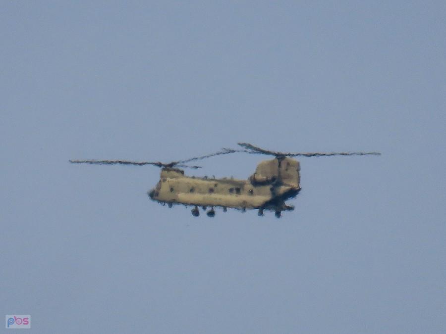 Daleko w rozgrzanym powietrzu pojawił się Chinook