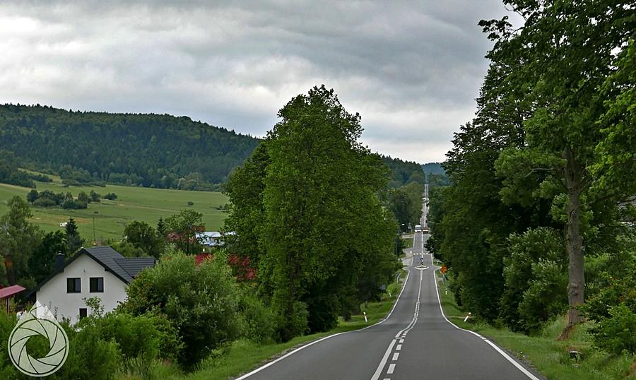 prosta podmagurska w stronę granicy