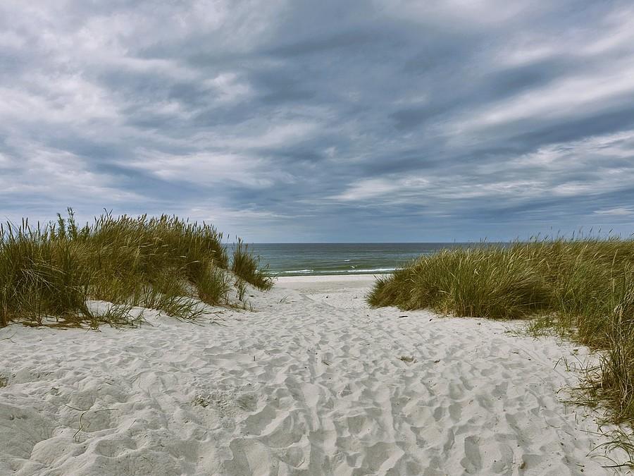 Wejscie na plaże między Lubiatowem a Osiekowem