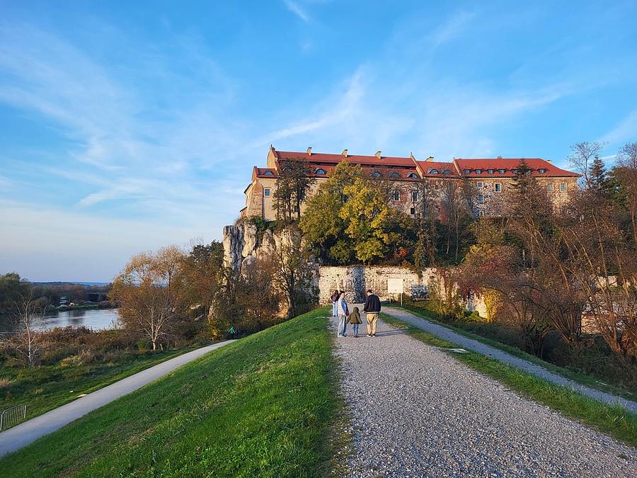 Tyniec z drugiej strony