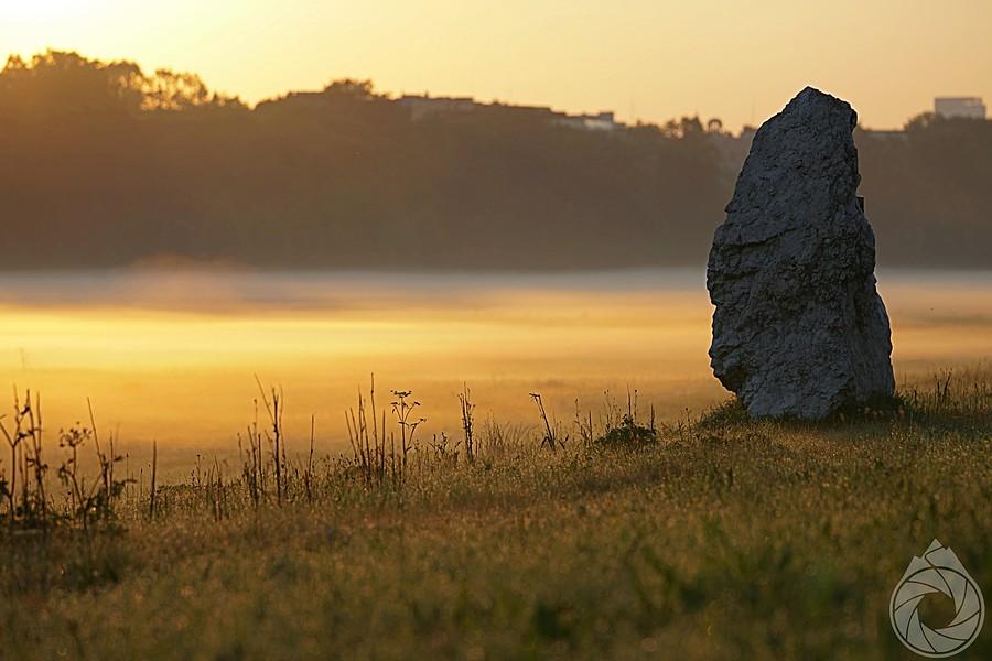 głaz na Błoniach krakowskich