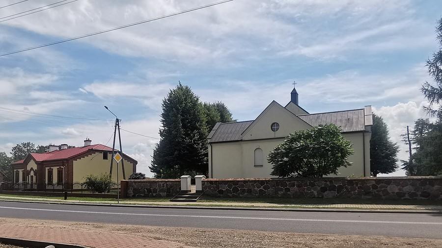 Kościół i plebania w Kaskach