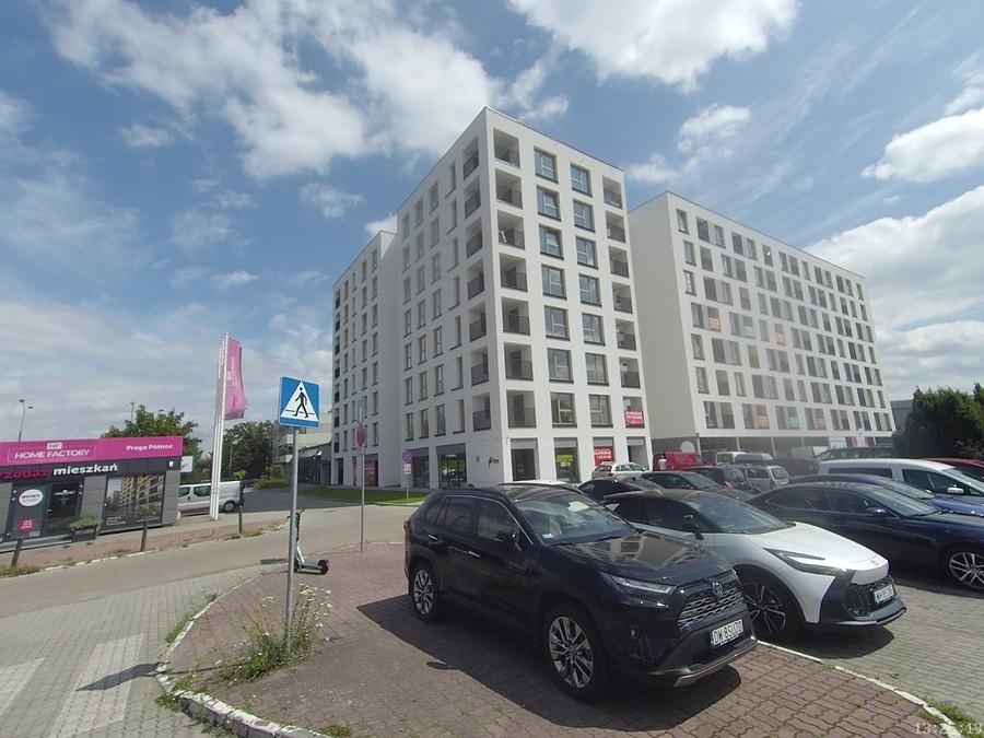 Blok na miejscu Autoparts przy Kotsisa