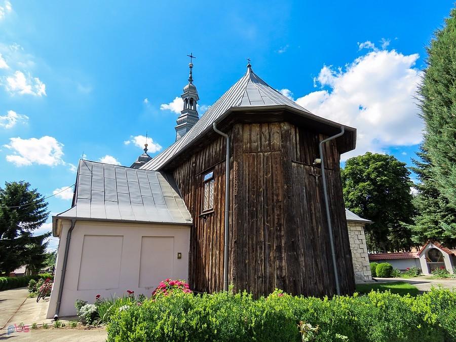 Kościół w Świniarach od strony prezbiterium