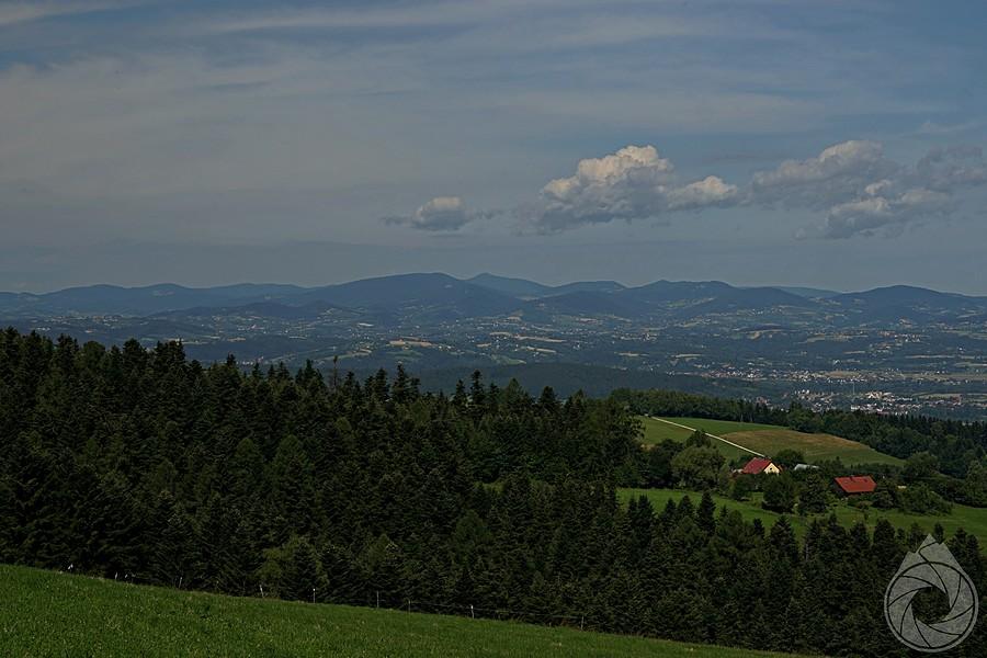nzad Żeleźnikowej, spojrzenie na Beskid Wyspowy i Gorce