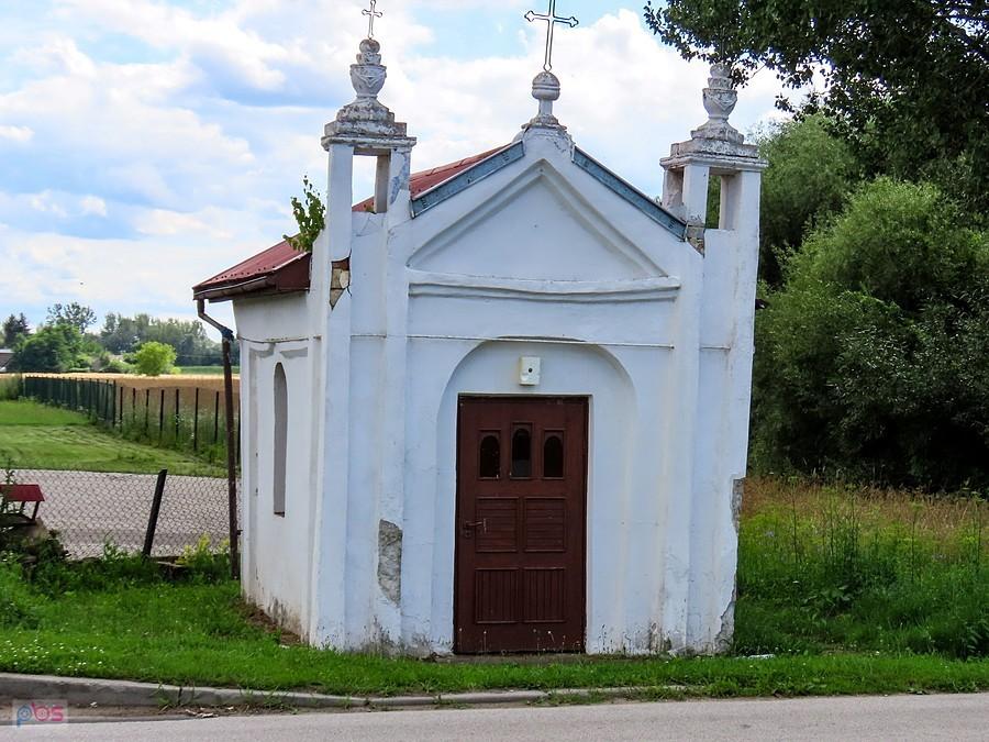 Kapliczka w Brzostkowie