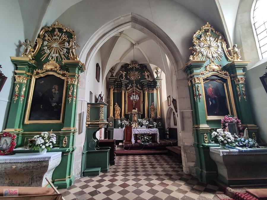 Wnętrze świątyni w Chotlu Czerwonym