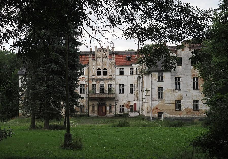 Pałac w Dobrocinie