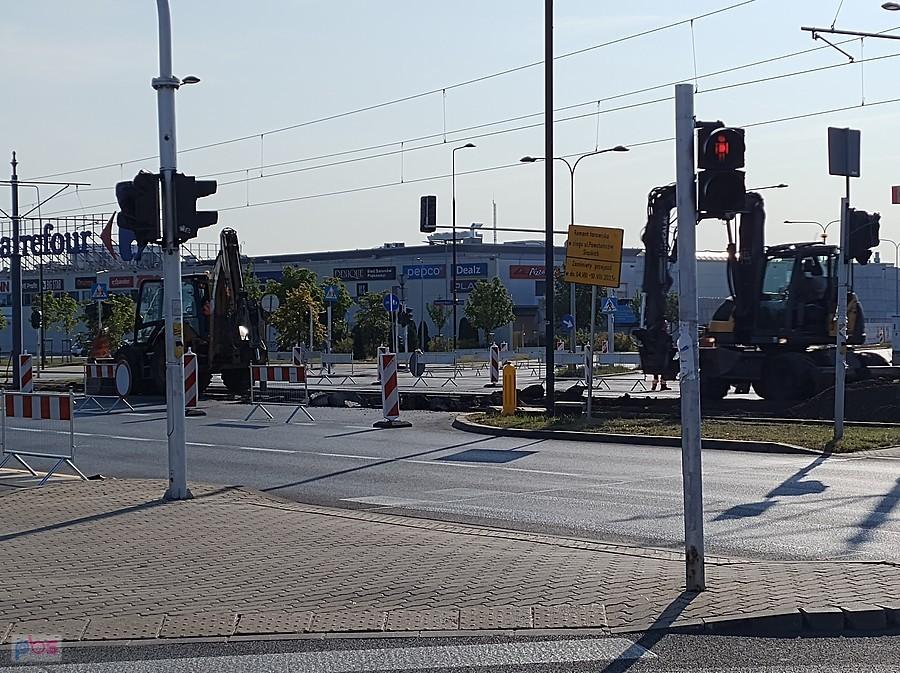 Przebudowa torowiska na skrzyżowaniu Powstańców i Piastów Śląskich