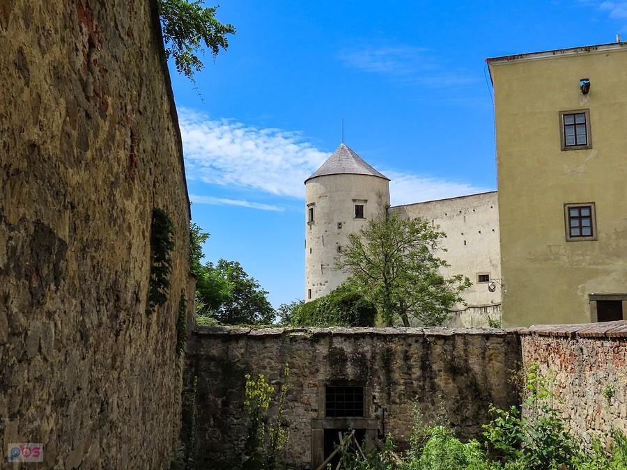Narożna płd. wieża zamku Buchlov