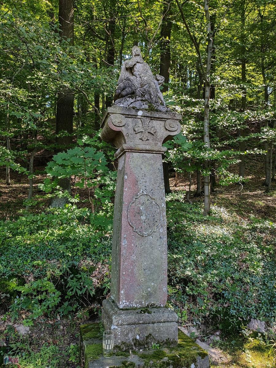 Pieta przy szlaku do kaplicy św. Barbary