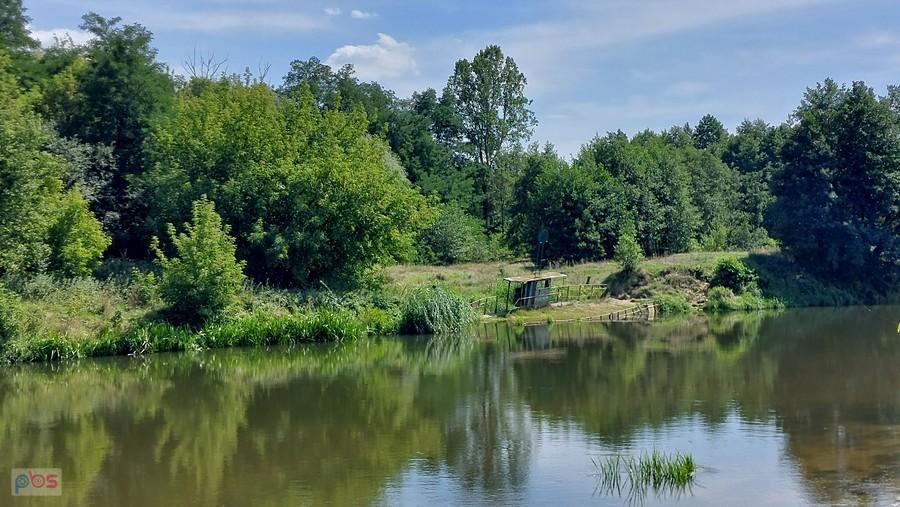 Zatopiony prom rzeczny "Leśnik" koło Księżych Młynów
