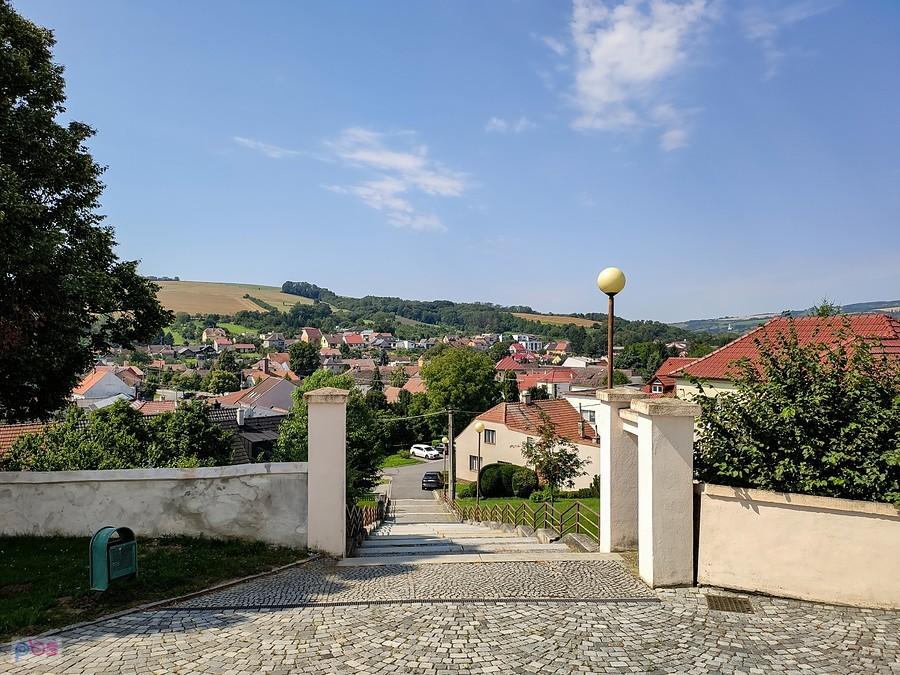 Widok z kościoła na Boršice
