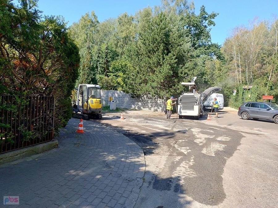 Teraz zrywają nawierzchnię na ulicy o wdzięcznej nazwie Zaboreczne