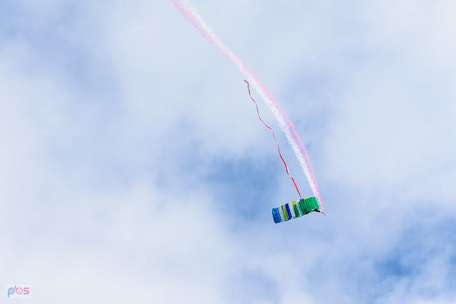 Spadochroniarze z grupy Sky Magic - AirShow Rudniki 2025.