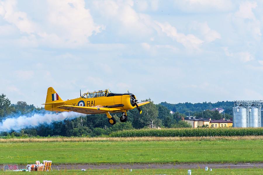 North American T-6 Harvard Mk.4M KF584 (SP-YIX) z 1953 roku - AirShow Rudniki 2025