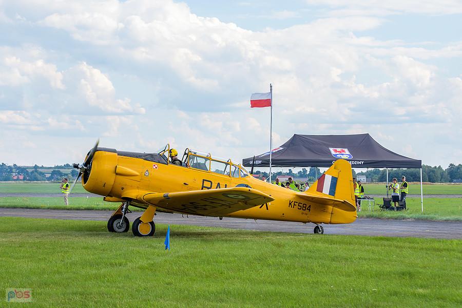 North American T-6 Harvard Mk.4M KF584 (SP-YIX) z 1953 roku - AirShow Rudniki 2025