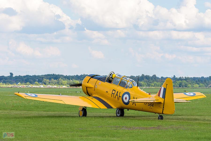 North American T-6 Harvard Mk.4M KF584 (SP-YIX) z 1953 roku - AirShow Rudniki 2025