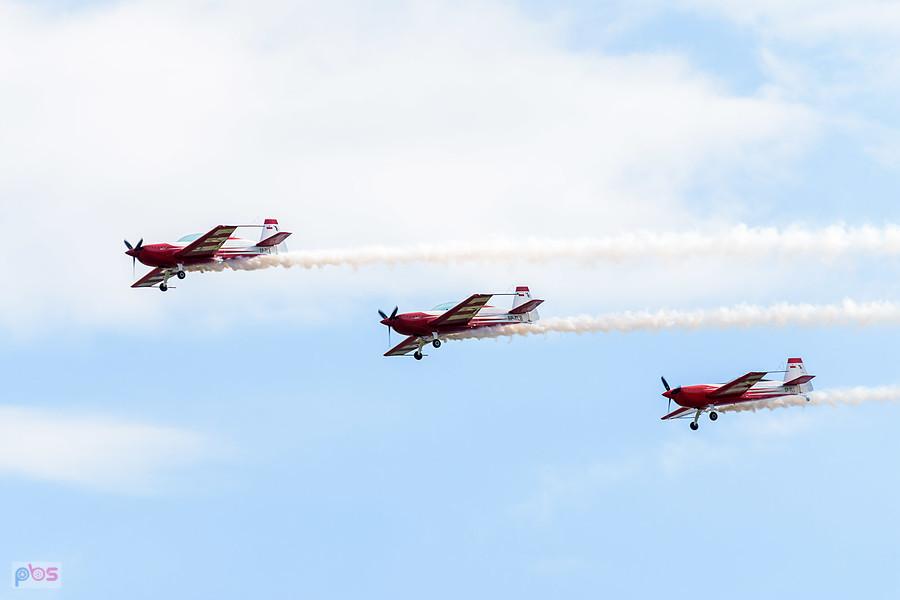Samoloty Extra 330 LC - grupa akrobacyjna Fire Birds - AirShow Rudniki 2025