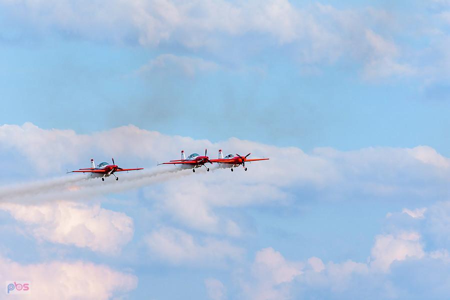 Samoloty Extra 330 LC - grupa akrobacyjna Fire Birds - AirShow Rudniki 2025