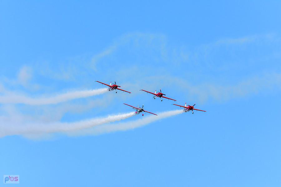 Samoloty Extra 330 LC i Zivko Edge 540 - grupa akrobacyjna Fire Birds i Łukasz Czepiela - AirShow Rudniki 2025