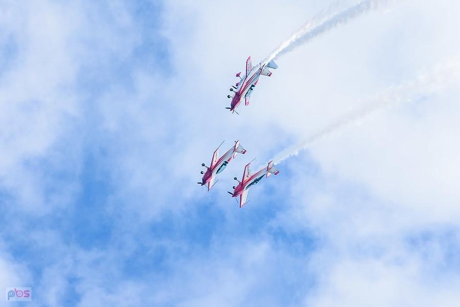 Samoloty Extra 330 LC i Zivko Edge 540 - grupa akrobacyjna Fire Birds i Łukasz Czepiela - AirShow Rudniki 2025