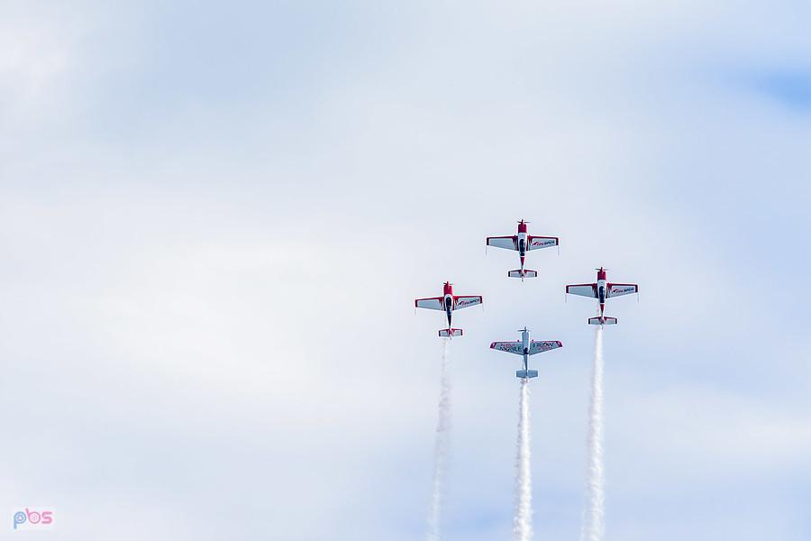 Samoloty Extra 330 LC i Zivko Edge 540 - grupa akrobacyjna Fire Birds i Łukasz Czepiela - AirShow Rudniki 2025