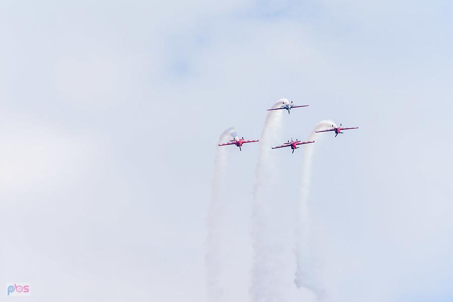 Samoloty Extra 330 LC i Zivko Edge 540 - grupa akrobacyjna Fire Birds i Łukasz Czepiela - AirShow Rudniki 2025