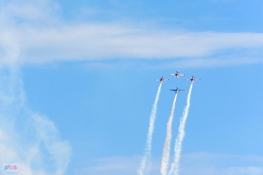 Samoloty Extra 330 LC i Zivko Edge 540 - grupa akrobacyjna Fire Birds i Łukasz Czepiela - AirShow Rudniki 2025