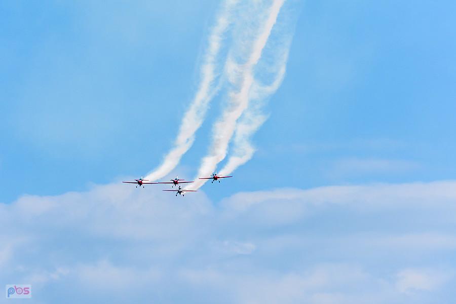 Samoloty Extra 330 LC i Zivko Edge 540 - grupa akrobacyjna Fire Birds i Łukasz Czepiela - AirShow Rudniki 2025