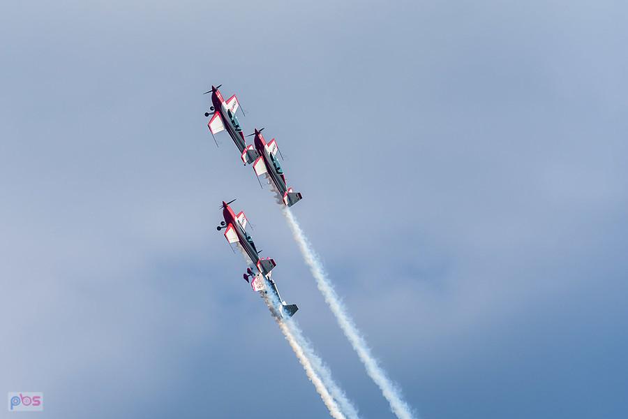 Samoloty Extra 330 LC i Zivko Edge 540 - grupa akrobacyjna Fire Birds i Łukasz Czepiela - AirShow Rudniki 2025