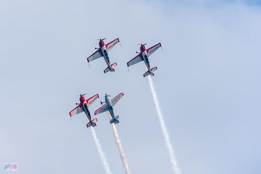 Samoloty Extra 330 LC i Zivko Edge 540 - grupa akrobacyjna Fire Birds i Łukasz Czepiela - AirShow Rudniki 2025