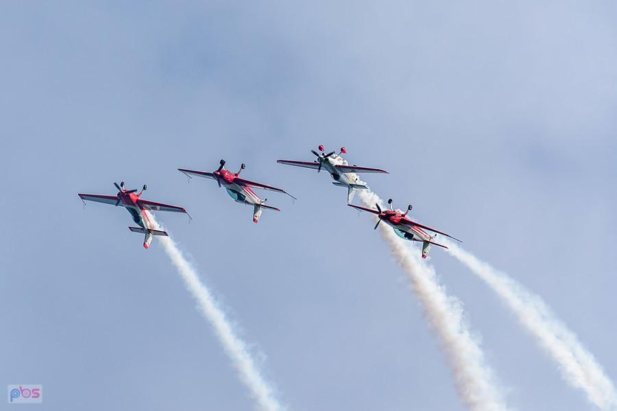 Samoloty Extra 330 LC i Zivko Edge 540 - grupa akrobacyjna Fire Birds i Łukasz Czepiela - AirShow Rudniki 2025