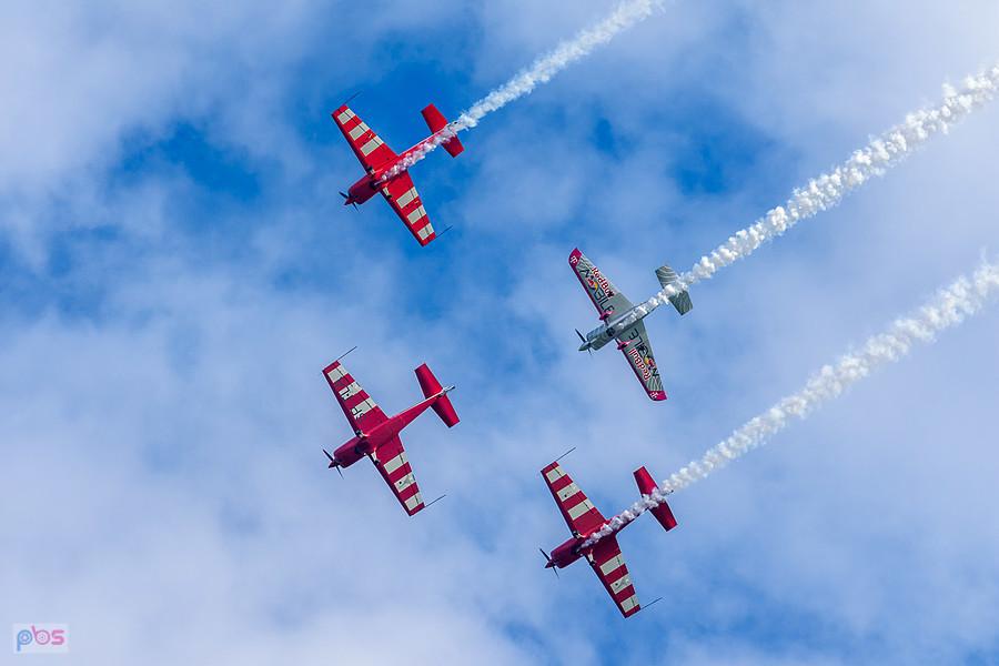 Samoloty Extra 330 LC i Zivko Edge 540 - grupa akrobacyjna Fire Birds i Łukasz Czepiela - AirShow Rudniki 2025