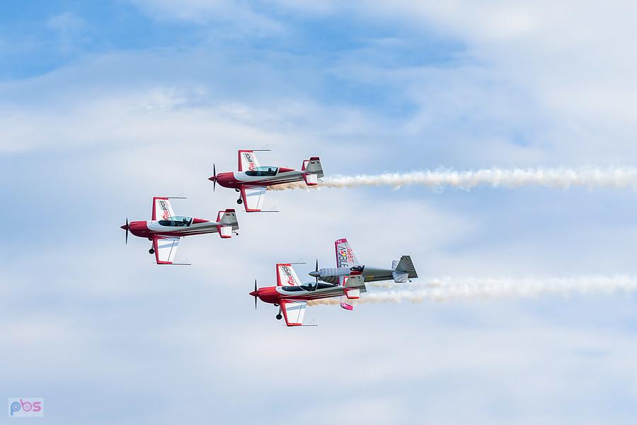 Samoloty Extra 330 LC i Zivko Edge 540 - grupa akrobacyjna Fire Birds i Łukasz Czepiela - AirShow Rudniki 2025