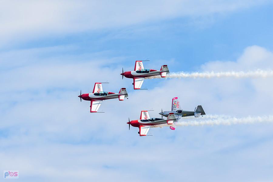 Samoloty Extra 330 LC i Zivko Edge 540 - grupa akrobacyjna Fire Birds i Łukasz Czepiela - AirShow Rudniki 2025