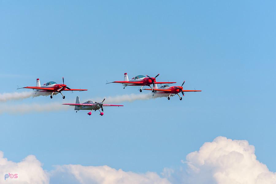 Samoloty Extra 330 LC i Zivko Edge 540 - grupa akrobacyjna Fire Birds i Łukasz Czepiela - AirShow Rudniki 2025