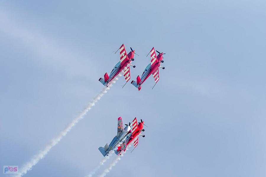 Samoloty Extra 330 LC i Zivko Edge 540 - grupa akrobacyjna Fire Birds i Łukasz Czepiela - AirShow Rudniki 2025