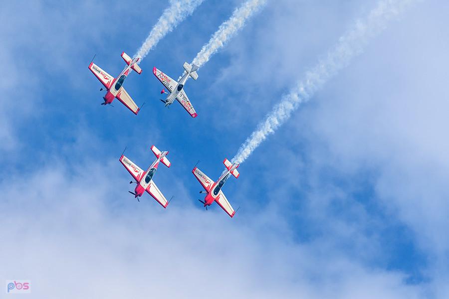Samoloty Extra 330 LC i Zivko Edge 540 - grupa akrobacyjna Fire Birds i Łukasz Czepiela - AirShow Rudniki 2025