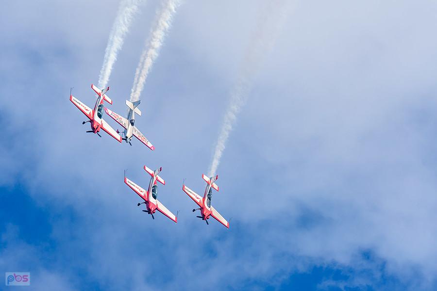 Samoloty Extra 330 LC i Zivko Edge 540 - grupa akrobacyjna Fire Birds i Łukasz Czepiela - AirShow Rudniki 2025