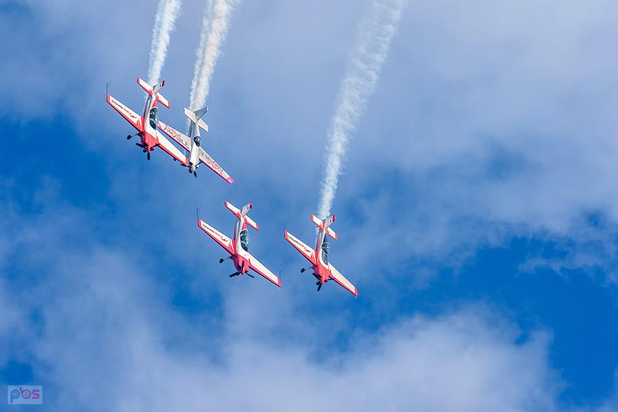 Samoloty Extra 330 LC i Zivko Edge 540 - grupa akrobacyjna Fire Birds i Łukasz Czepiela - AirShow Rudniki 2025