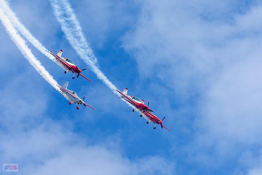 Samoloty Extra 330 LC i Zivko Edge 540 - grupa akrobacyjna Fire Birds i Łukasz Czepiela - AirShow Rudniki 2025