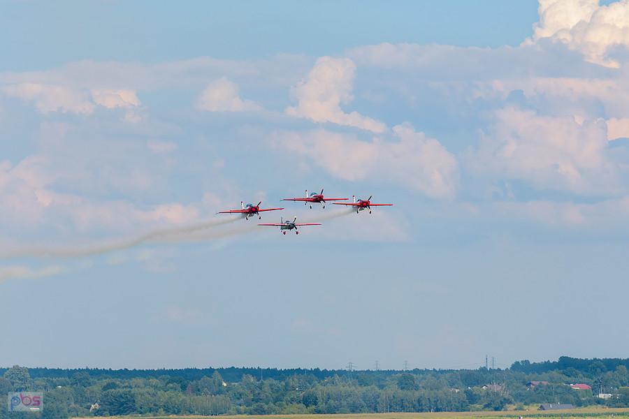 Samoloty Extra 330 LC i Zivko Edge 540 - grupa akrobacyjna Fire Birds i Łukasz Czepiela - AirShow Rudniki 2025