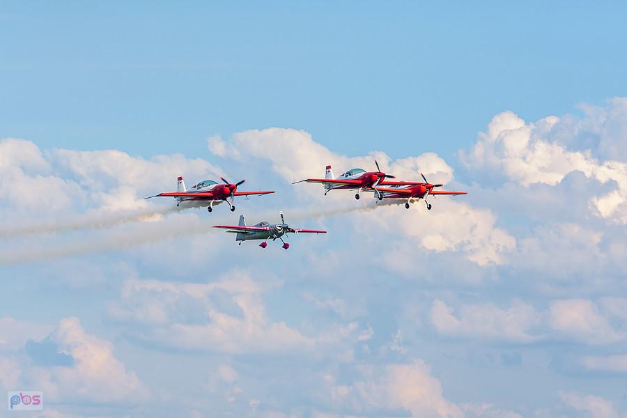 Samoloty Extra 330 LC i Zivko Edge 540 - grupa akrobacyjna Fire Birds i Łukasz Czepiela - AirShow Rudniki 2025
