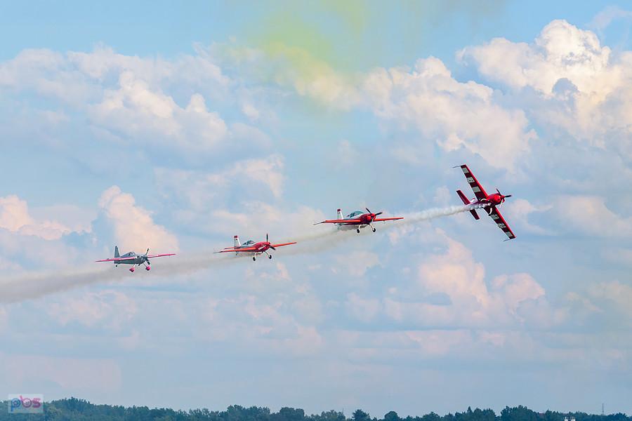 Samoloty Extra 330 LC i Zivko Edge 540 - grupa akrobacyjna Fire Birds i Łukasz Czepiela - AirShow Rudniki 2025