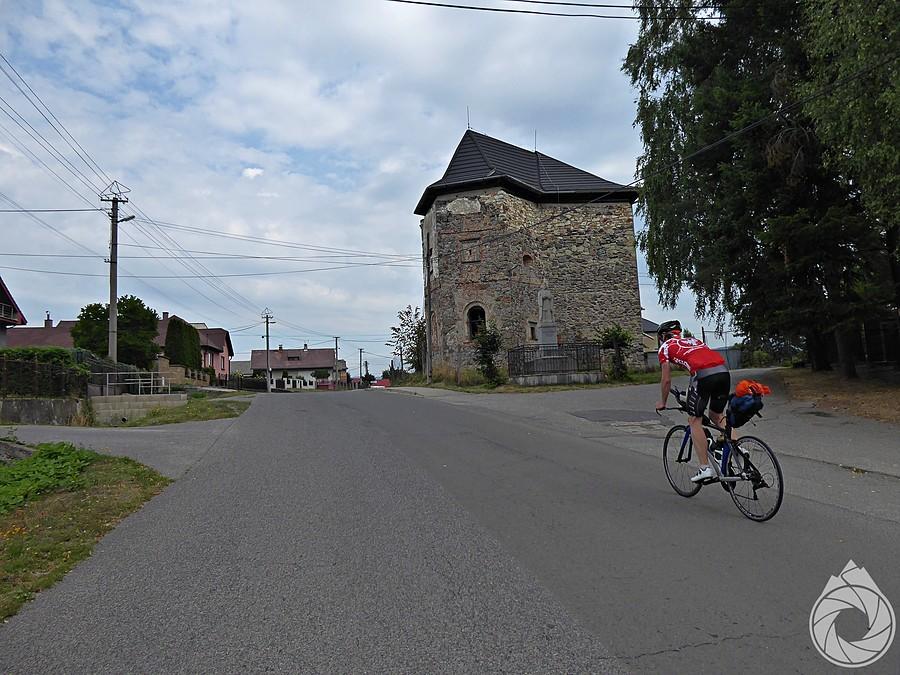 zabytkowy kasztel w Kecerovcach