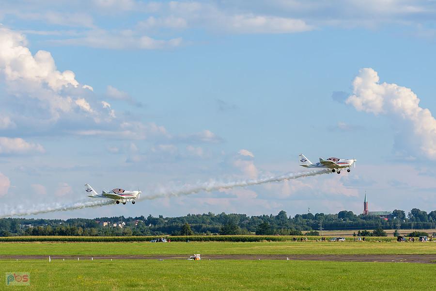 Samoloty Aero AT-3 R100 - #SP-TPE Hubert Massalski #SP-TPF - Radek Izdebski - grupa akrobacyjna Dwójka z AW - AirShow Rudniki 2025